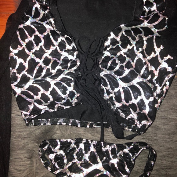 Two Piece long sleeve bikini - Picture 3 of 6